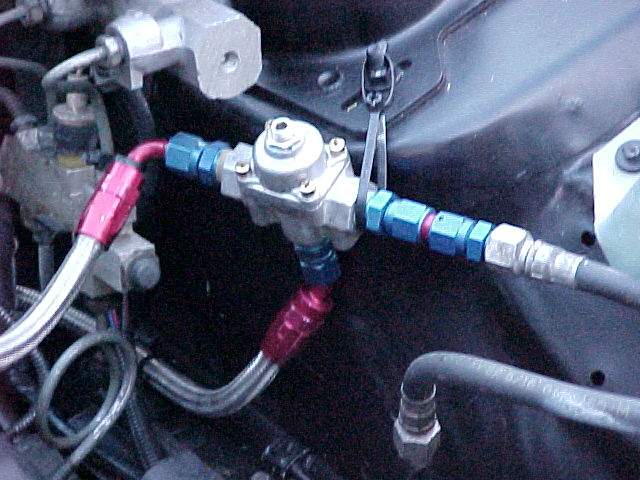Adjustable Fuel Pressure Regulator & Gauge For Carbs 1.5 To 5 PSI 8mm Hose