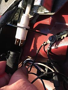 Hatch/Tonneau release button lights upf dash "Brake" Light-asc-trunk-plug.jpg