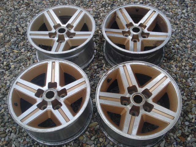 2 sets of rims one set 86-87 iroc gold other set silver 91-92 z-28 ...