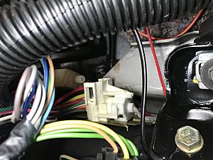 Errant Vacuum line under driver's side dash-img_9801.jpg